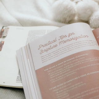 Growing in Grace Spiritual Study-Devotionals-The Daily Grace Co-Motis & Co Boutique, Women's Fashion Boutique in Carthage, Missouri